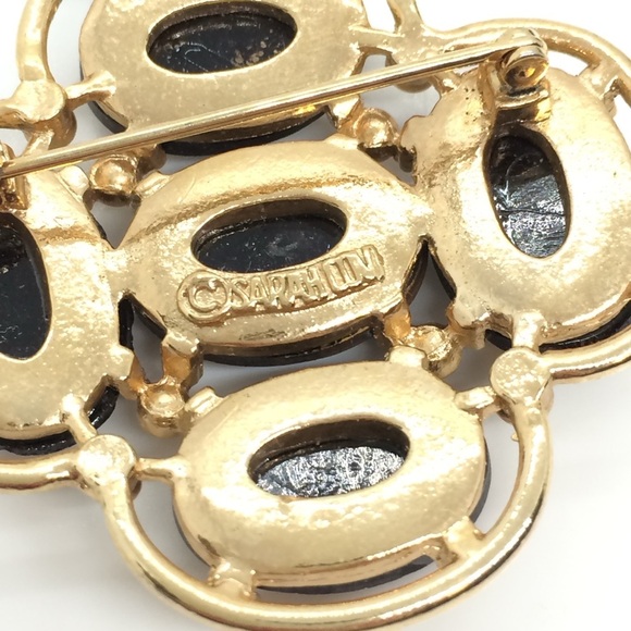 VINTAGE SARAH COVENTRY LIGHT OF THE EAST MOSAIC BROOCH GOLD TONE CROSS SIGNED - Picture 9 of 9